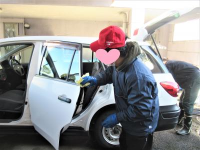 就労コースの洗車活動です