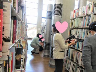 外出プログラムで県立図書館に伺いました