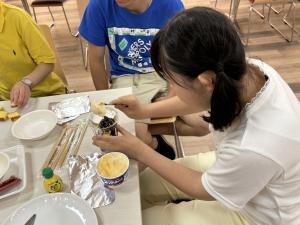 ②