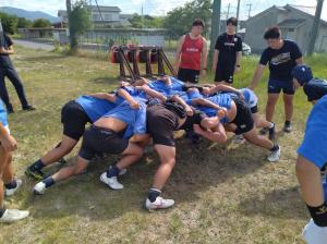 ラグビークリニックの様子　スクラム