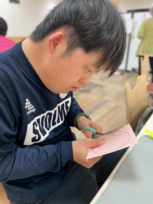 ②