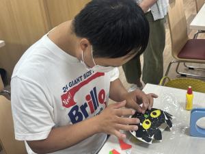 ③
