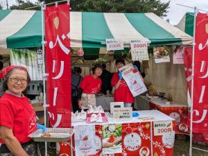 いちごクラブベリーツ揚げパン出店